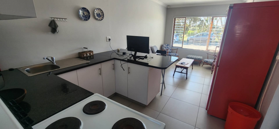 6 Bedroom Property for Sale in Fraaiuitsig Western Cape